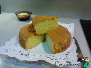 Bizcocho casero cortado